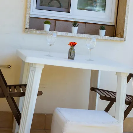 Erica - 2 Bedrooms, Terrace, Wifi Appartamento *