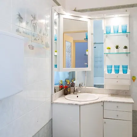 Appartamento Erica - 2 Bedrooms, Terrace, Wifi Sanremo
